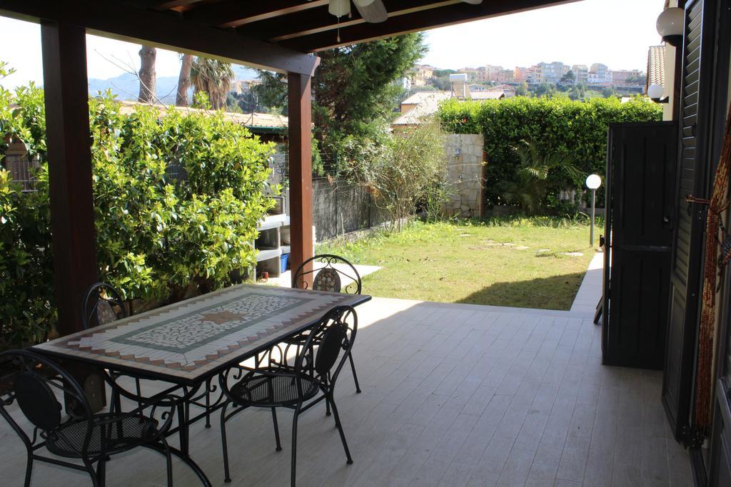 Casa Vacanze Roccella Beach Campofelice Di Roccella Luaran gambar